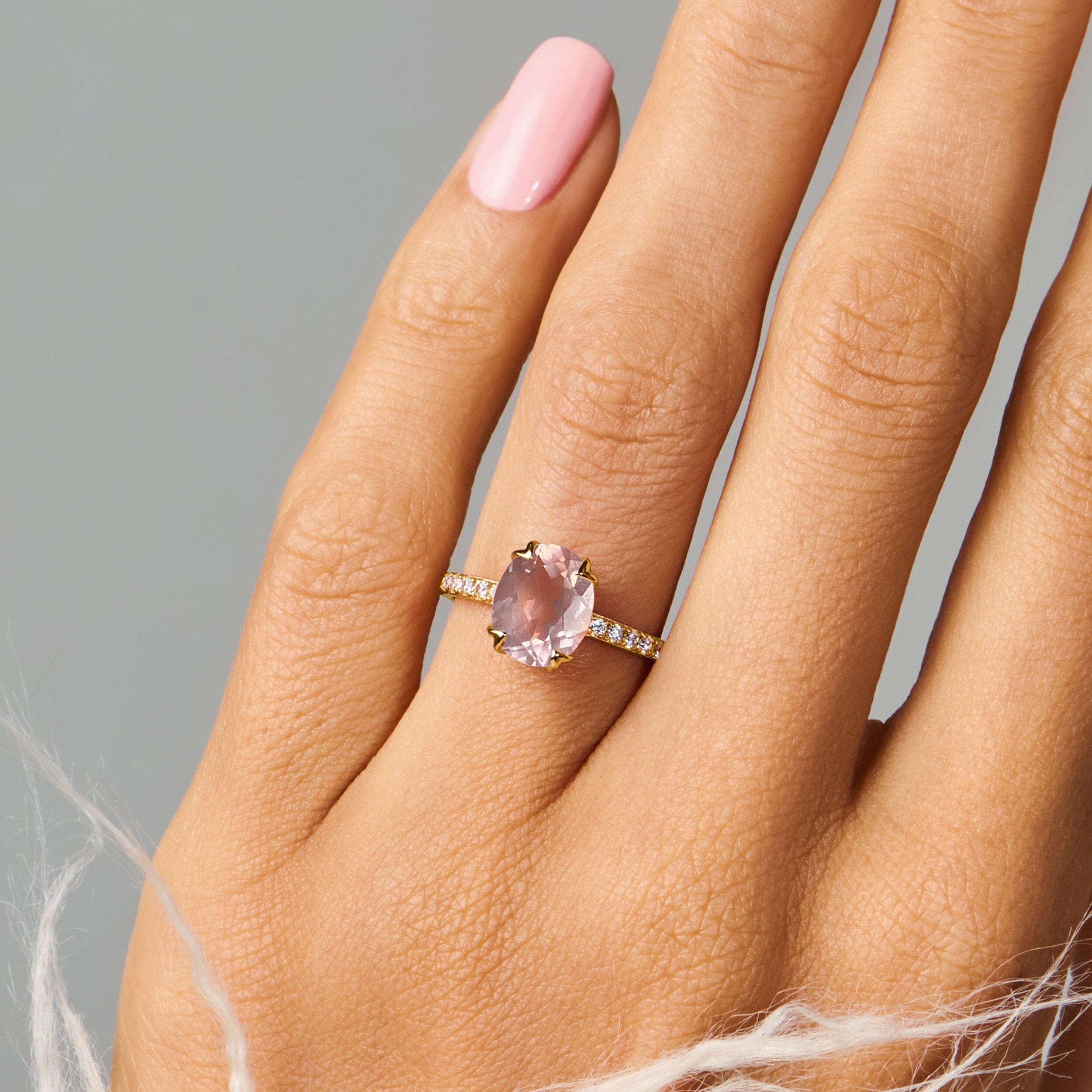 Rose Quartz Ring Harlow Yellow Gold Model