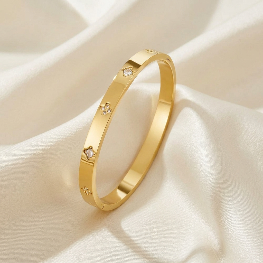 Gold Clover Bangle